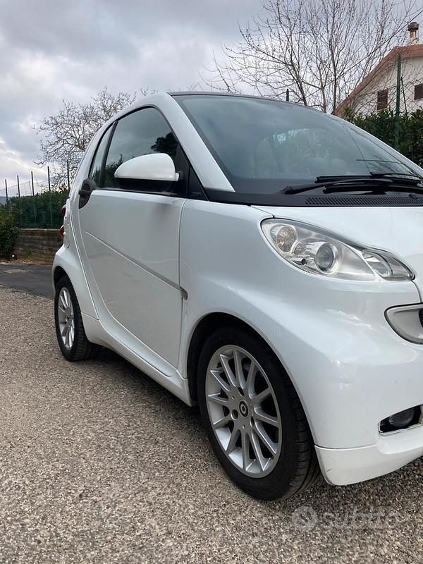Usata Smart ForTwo Coupé Passion 71 CV (52 kW) 2011 Bianco Coupé