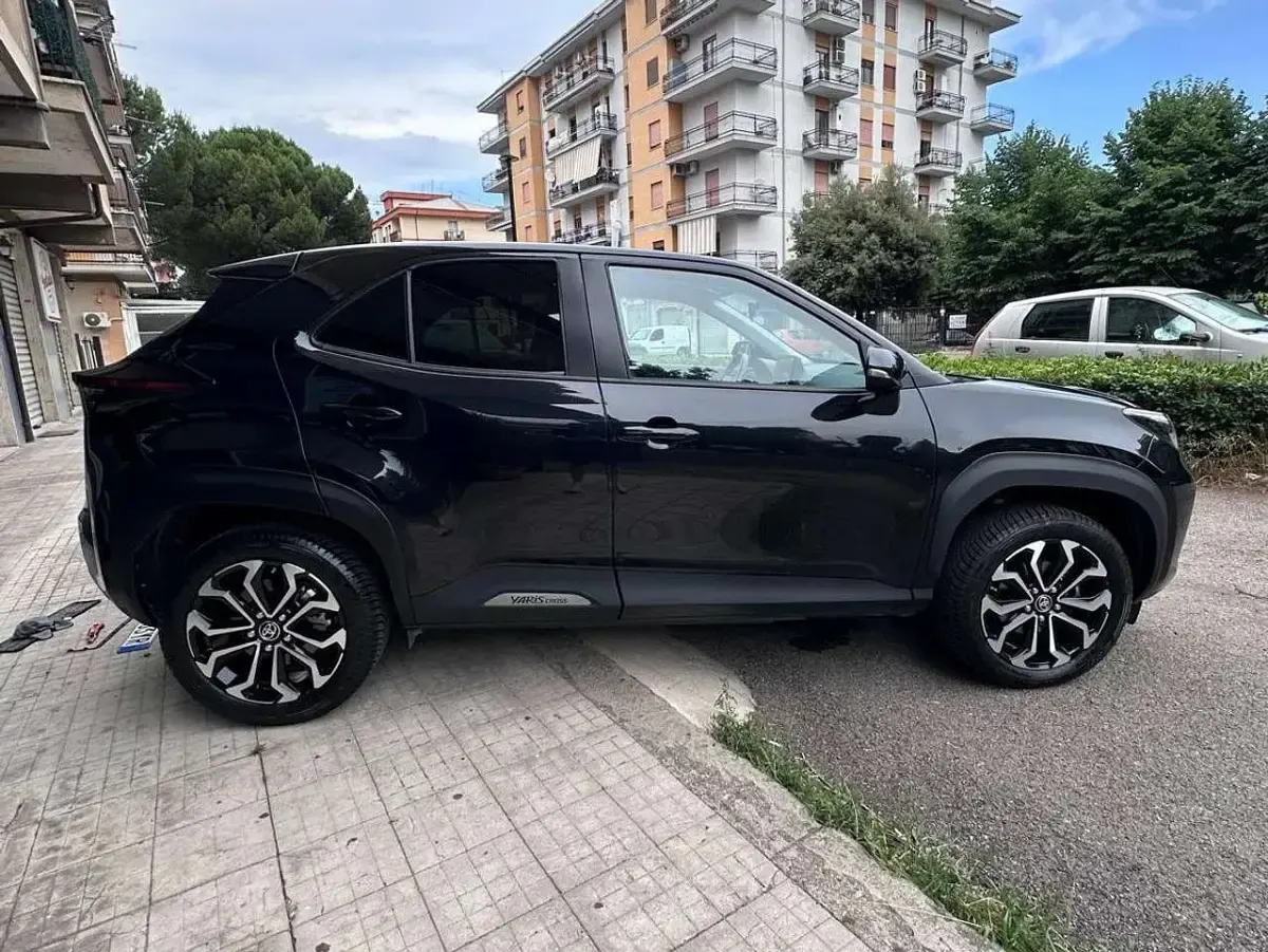 Usata Toyota Yaris Cross Business Edition 92 CV (67 kW) 2022 Nero SUV