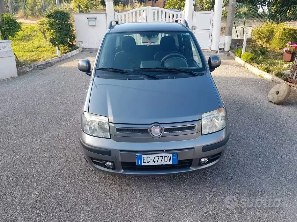 Usata Fiat Panda Emotion 69 CV (50 kW) 2010 Grigio Utilitaria