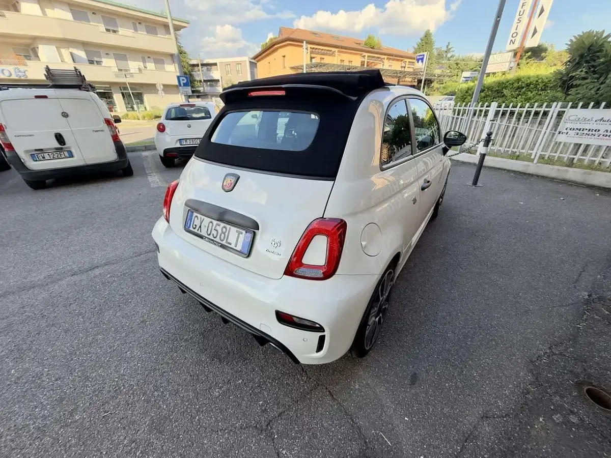 Usata Abarth 595C Turismo 165 CV (121 kW) 2024 Bianco Cabrio