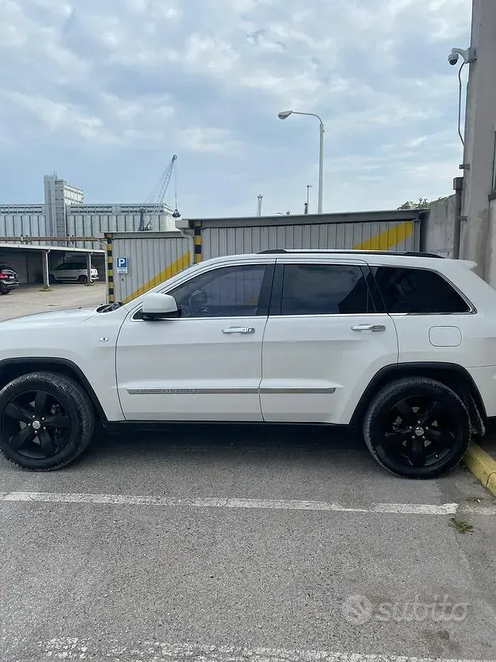 Usata Jeep Cherokee 241 CV (177 kW) 2011 SUV