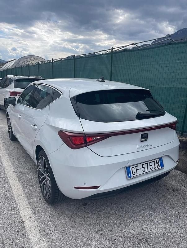 Occasion Seat Leon XCELLENCE 150 PK (110 kW) 2021 Wit Sedan