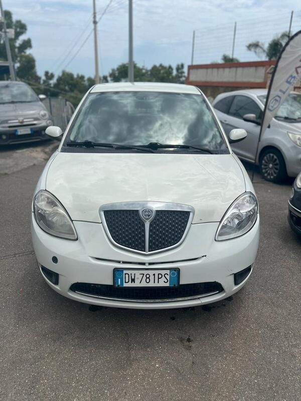 Usata Lancia Ypsilon 77 CV (56 kW) 2009 Bianco Utilitaria