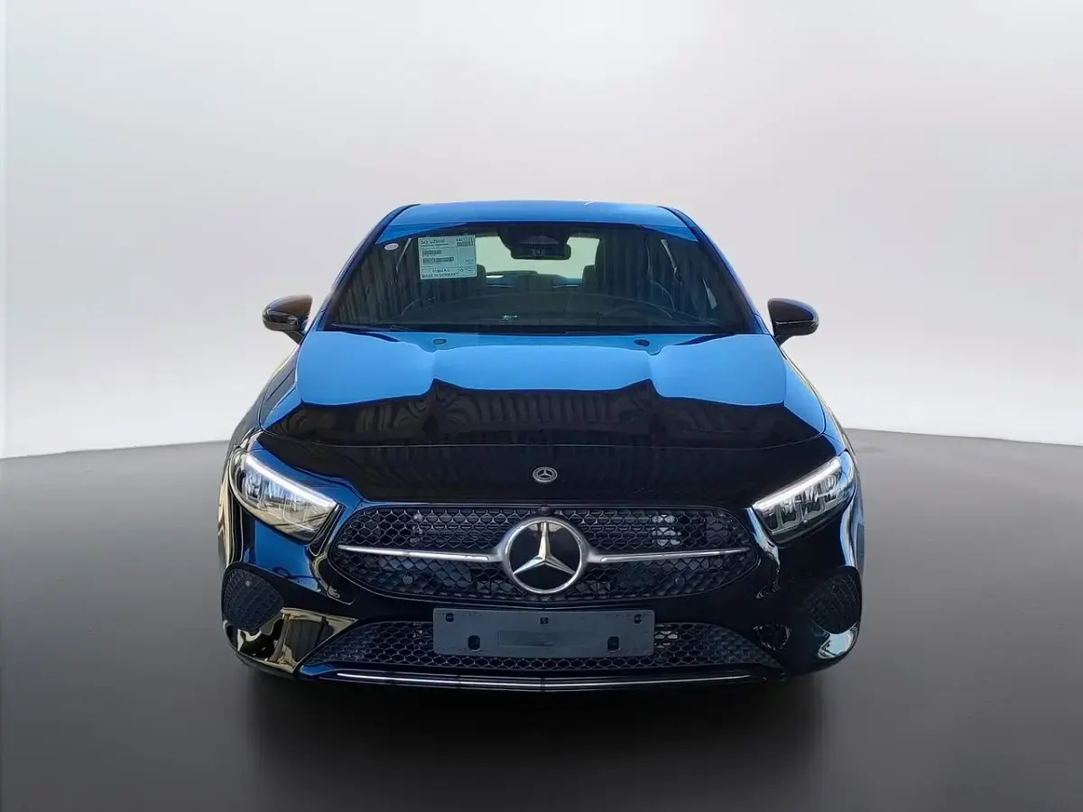 Nuova Mercedes A180 115 CV (84 kW) 2026 Nero Berlina