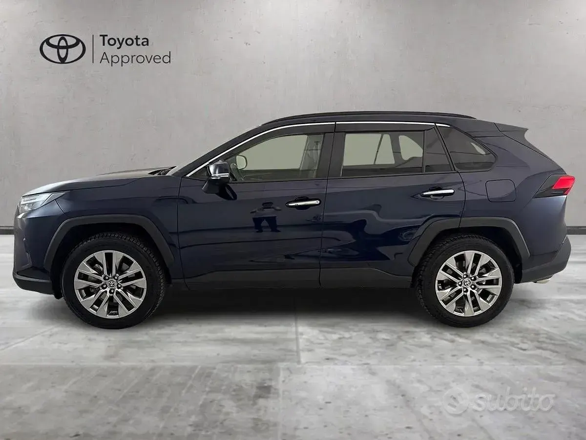Usata Toyota RAV4 Hybrid Style 178 CV (130 kW) 2022 Blu SUV
