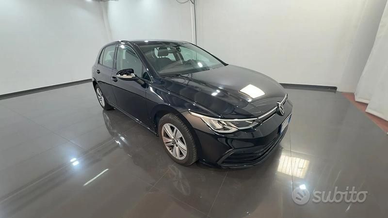 Usata VW Golf VIII Life 115 CV (84 kW) 2022 Nero Berlina