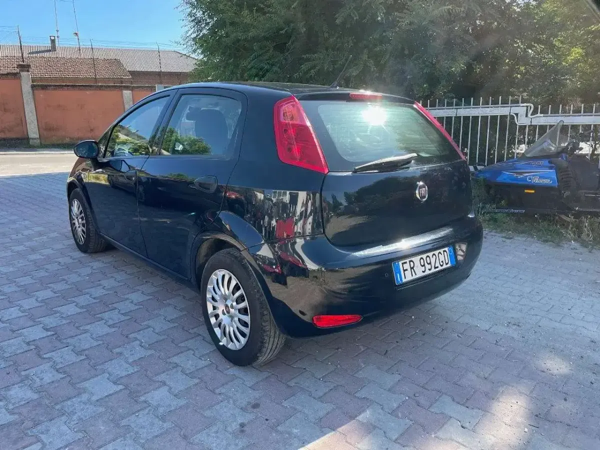 Usata Fiat Punto Street 95 CV (69 kW) 2018 Blu pastello Utilitaria
