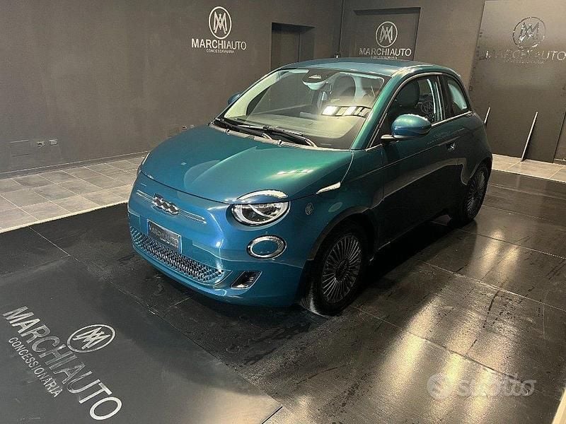 Usata Fiat 500e 69 kW (95 CV) 2024 Verde Berlina