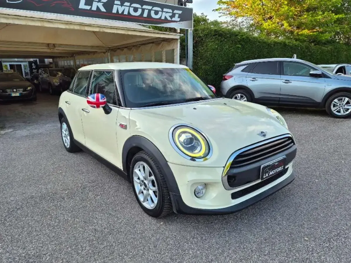 Usata Mini One D 95 CV (69 kW) 2019 Beige Utilitaria