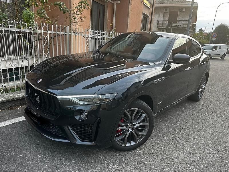 Nero Usata 2020 Maserati Levante SUV | 30.000 € (Super prezzo) - Immagine 1/4