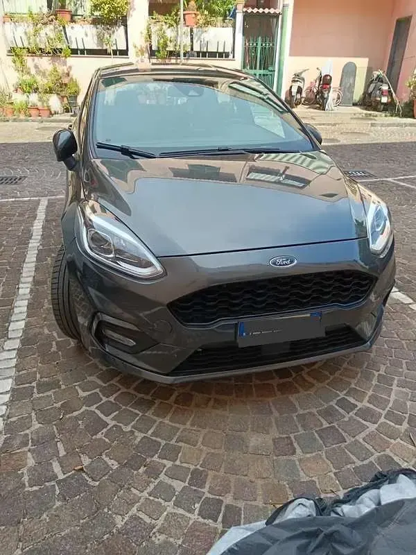Usata Ford Fiesta ST-Line 86 CV (63 kW) 2019 Grigio Utilitaria