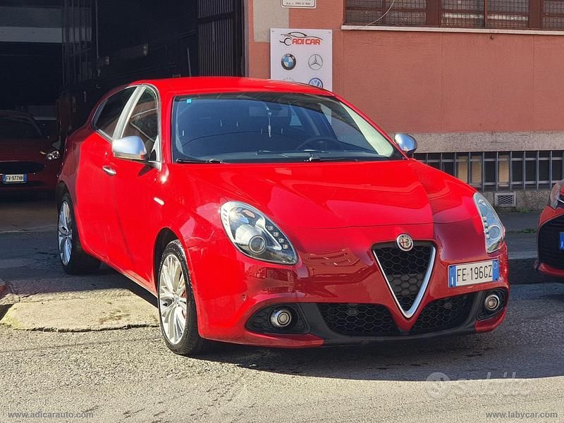 Usata Alfa Romeo Giulietta Super 120 CV (88 kW) 2016 Rosso Utilitaria
