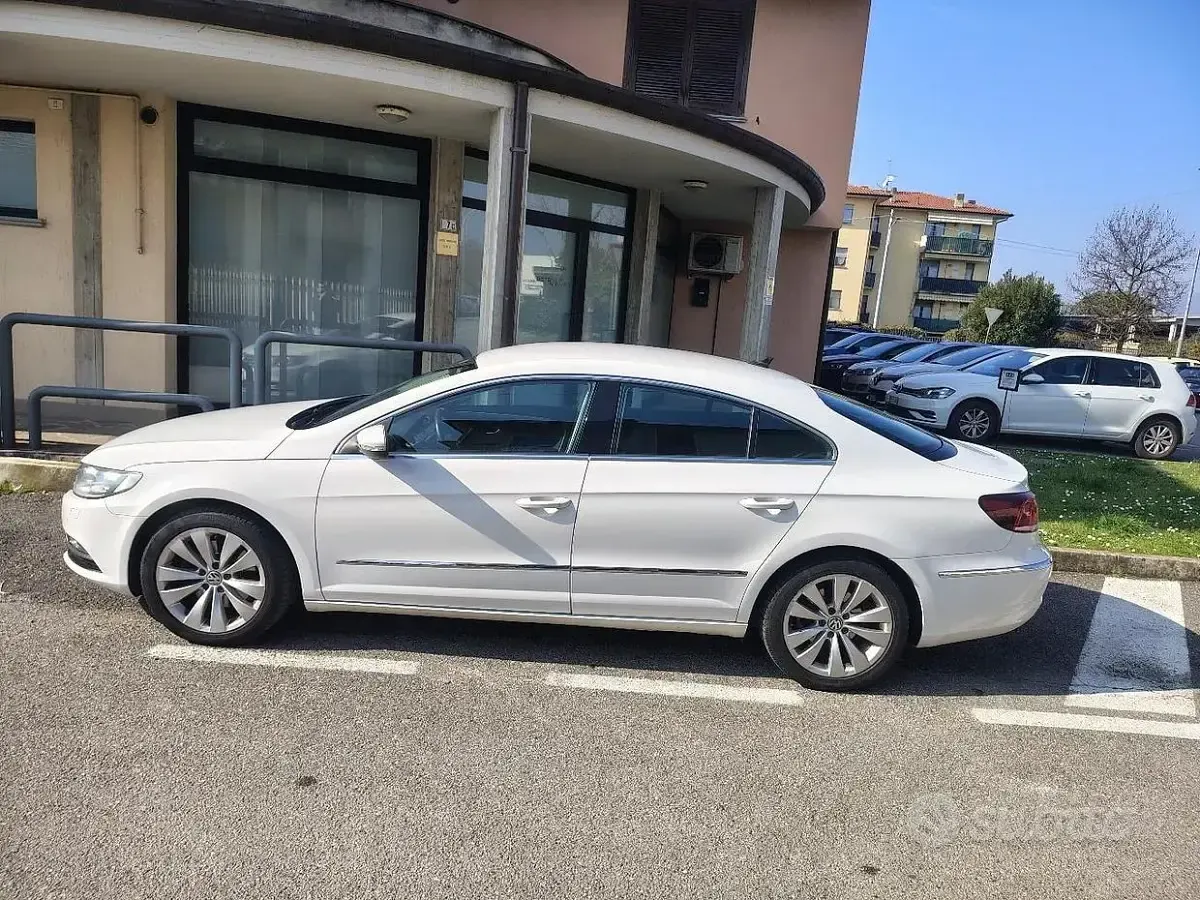 Usata VW Passat 140 CV (102 kW) 2012 Bianco Berlina
