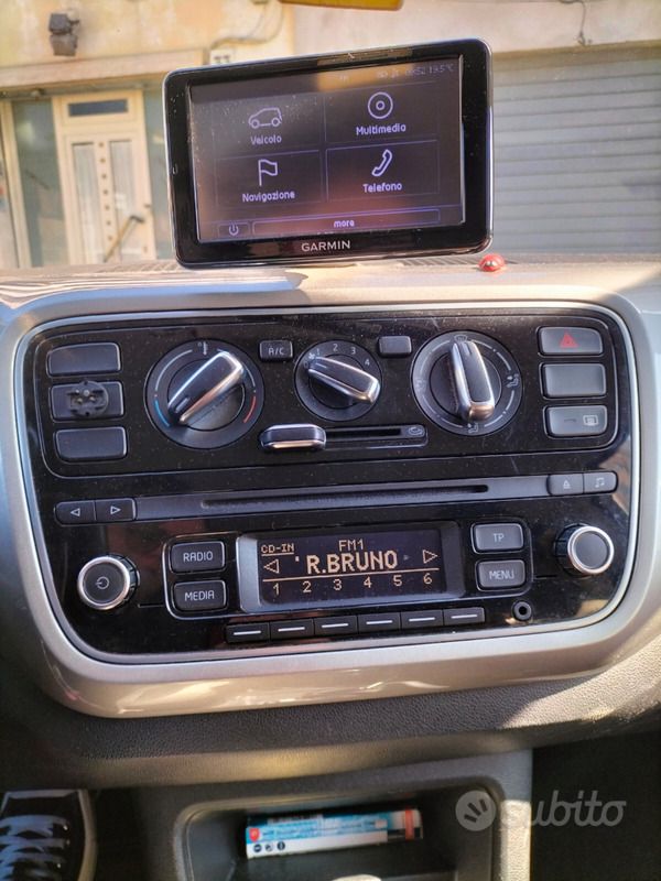 Usata VW up! 75 CV (55 kW) 2014 Grigio Utilitaria