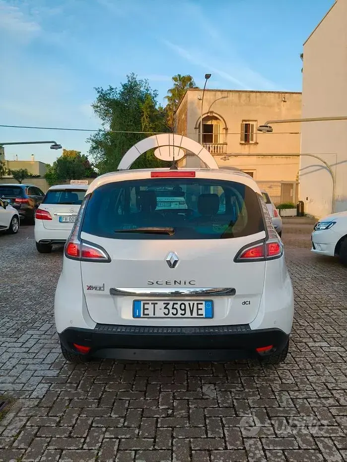 Usata Renault Scenic E-Tech XMOD 110 CV (80 kW) 2014 Bianco Monovolume