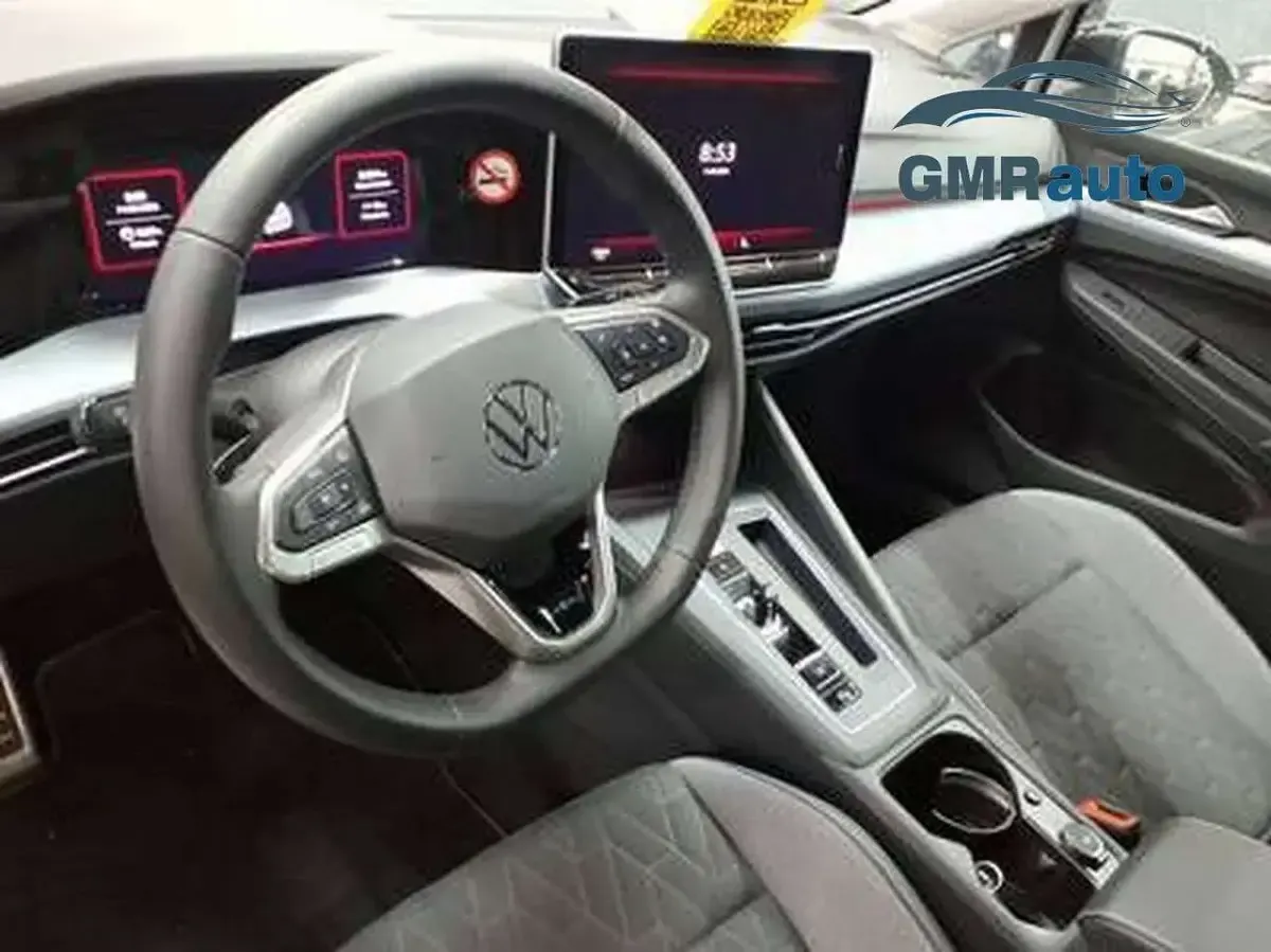 Usata VW Golf VIII Edition 150 CV (110 kW) 2025 Bianco perlato Berlina