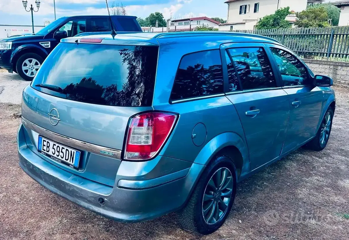 Usata Opel Astra S 110 CV (80 kW) 2010 Grigio Station wagon