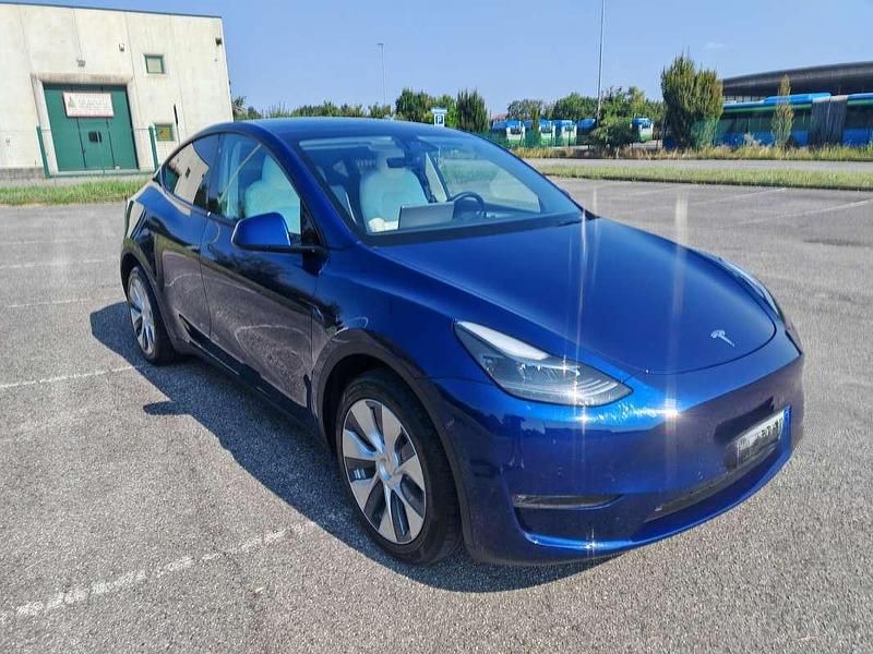 Blu/azzurro Usata 2022 Tesla Model Y Long Range AWD SUV | 38.900 € (Molto cara) - Immagine 1/4