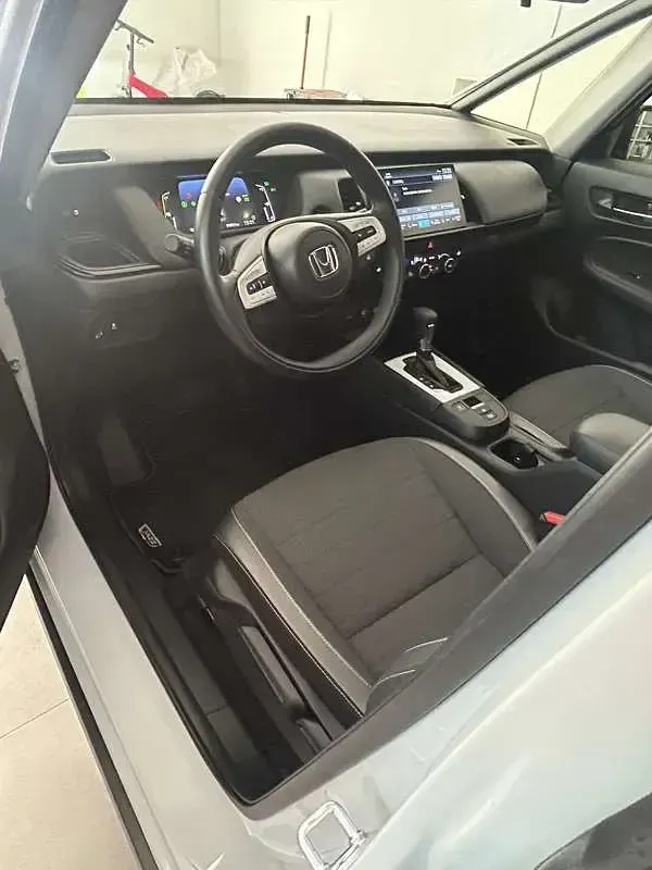 Usata Honda Jazz 107 CV (78 kW) 2025 Argento Utilitaria