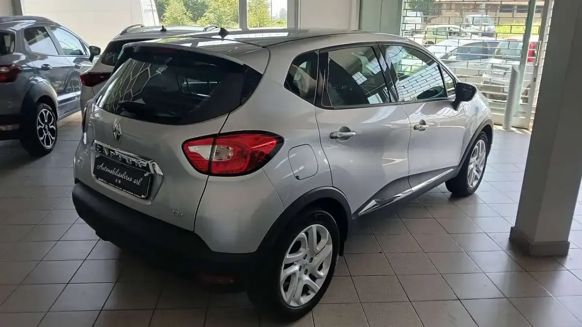 Usata Renault Captur 120 CV (88 kW) 2015 Argento SUV