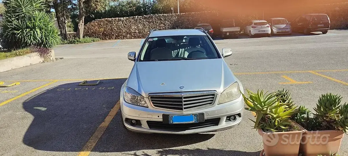Usata Mercedes C220 170 CV (125 kW) 2008 Grigio Berlina