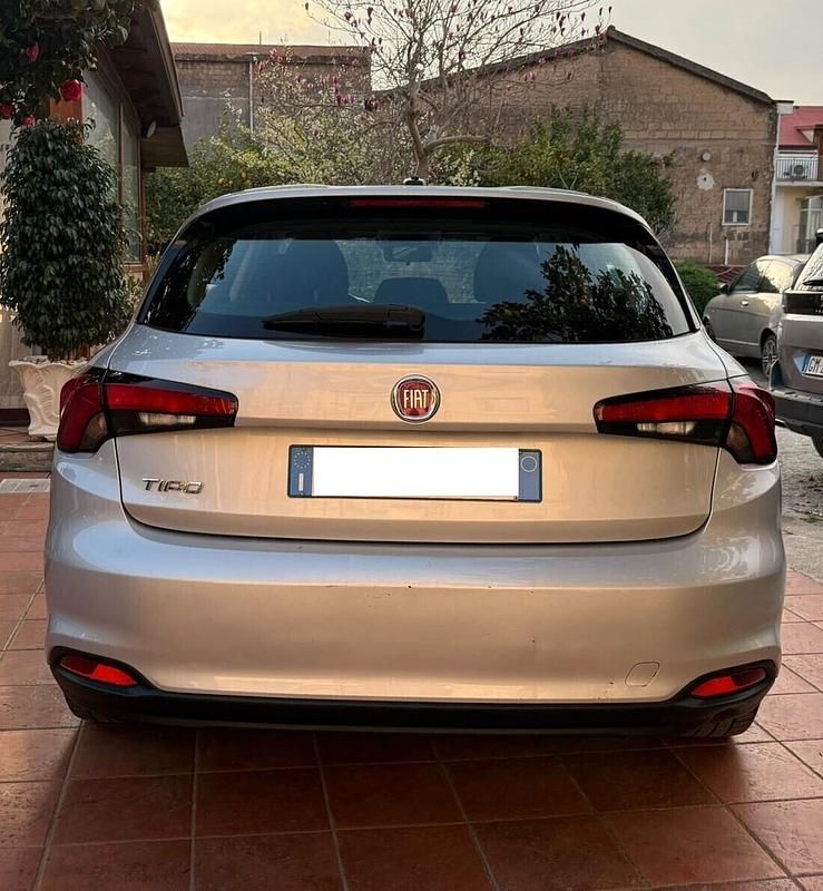 Usata Fiat Tipo 99 CV (72 kW) 2023 Grigio Berlina