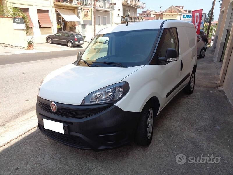 Bianco Usata 2020 Fiat Doblò Monovolume | 11.000 € (Super prezzo) - Immagine 1/4