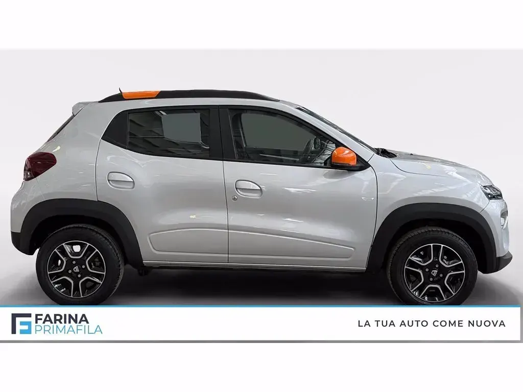Usata Dacia Spring Comfort Plus 33 kW (45 CV) 2022 Grigio chiaro Utilitaria