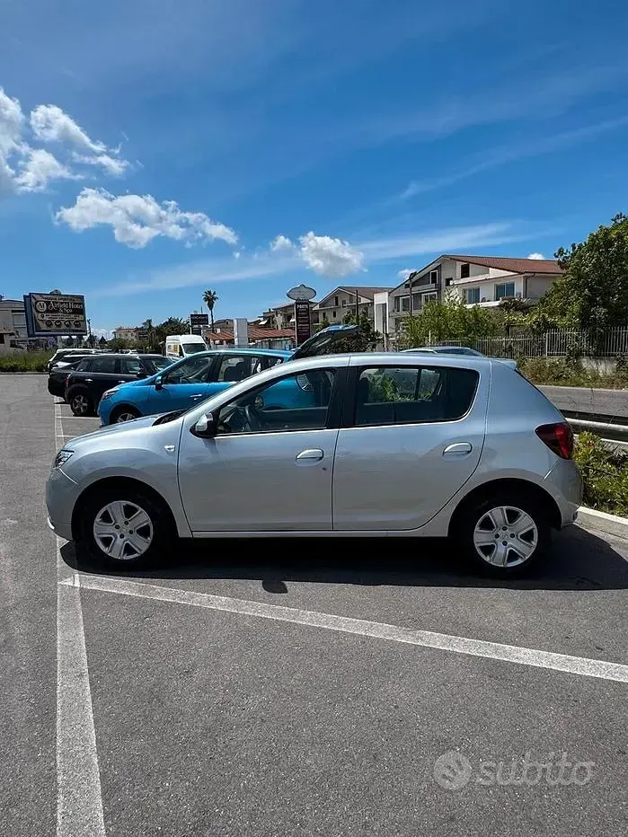 Usata Dacia Sandero Comfort 73 CV (53 kW) 2020 Grigio Berlina
