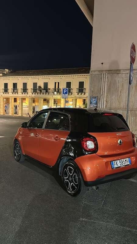 Usata 2016 Smart ForFour Passion Utilitaria | 10.000 € (Buon prezzo) - Immagine 1/4