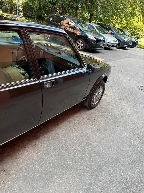 Usata Alfa Romeo Alfetta 122 CV (89 kW) 1980 Marrone Berlina