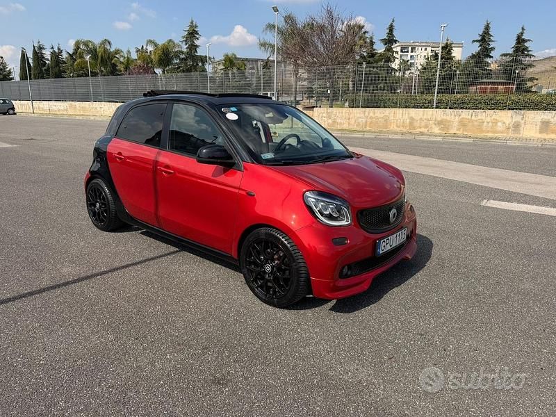 Usata Smart ForFour 89 CV (65 kW) 2016 Rosso Utilitaria