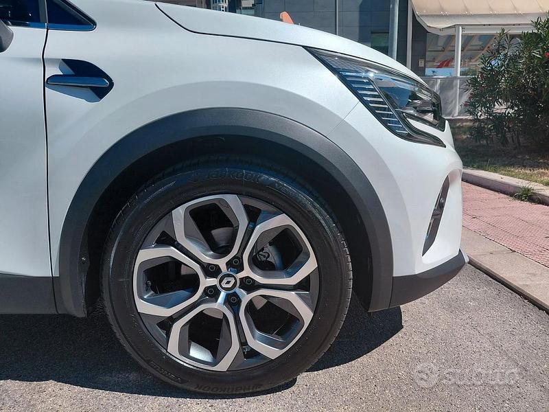 Usata Renault Captur 101 CV (74 kW) 2021 Bianco SUV