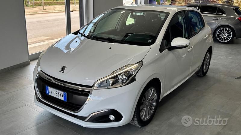 Usata Peugeot 208 Allure 75 CV (55 kW) 2019 Bianco Utilitaria