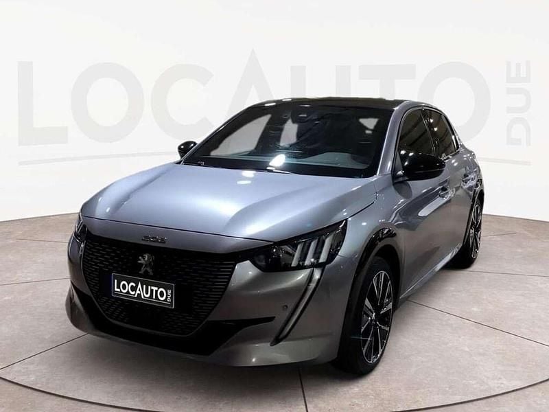 Usata Peugeot e-208 GT 100 kW (136 CV) 2022 Grigio Utilitaria