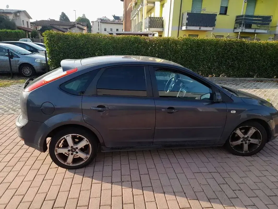 Usata Ford Focus 90 CV (66 kW) 2007 Berlina