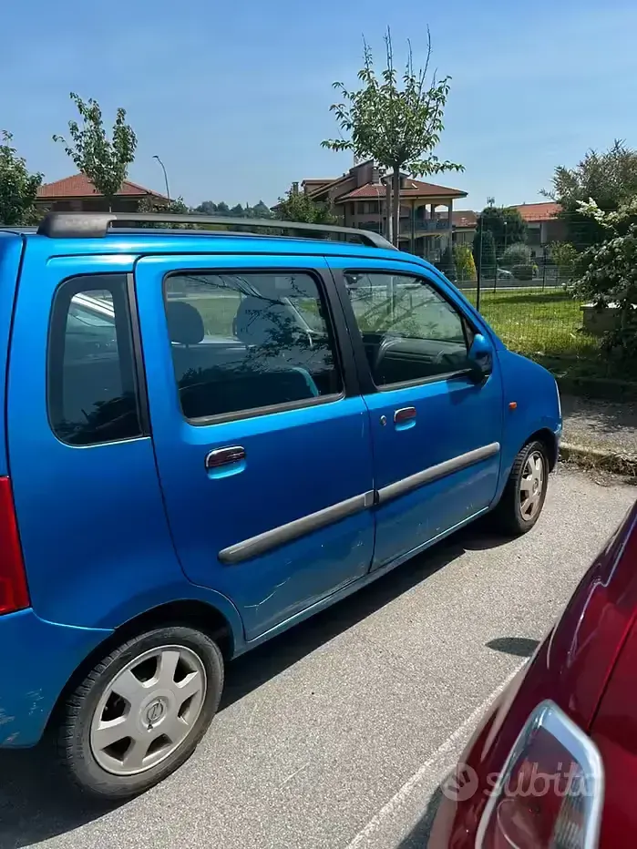 Usata Opel Agila 75 CV (55 kW) 2001 Blu Monovolume