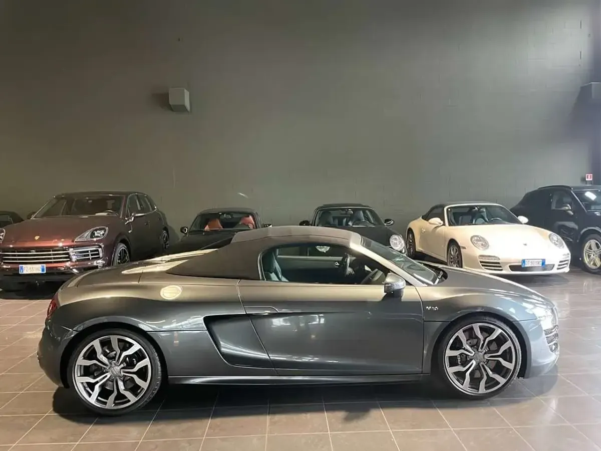 Usata Audi R8 Spyder Ambiente 525 CV (386 kW) 2010 Grigio Cabrio