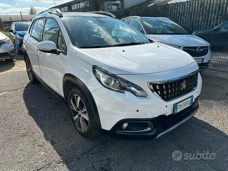 Usata Peugeot 2008 Allure 99 CV (72 kW) 2017 Bianco SUV