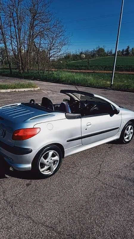 Usata Peugeot 206 CC 109 CV (80 kW) 2006 Cabrio