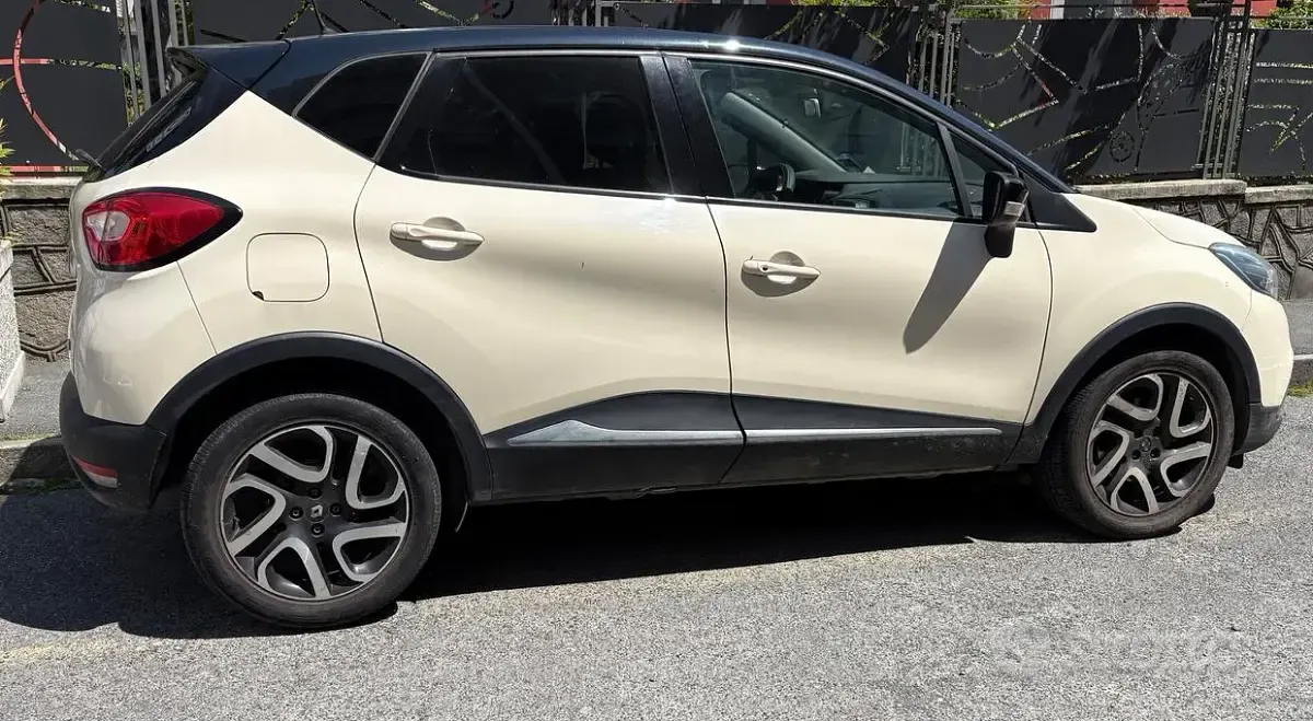 Usado Renault Captur 110 CV (80 kW) 2016 SUV
