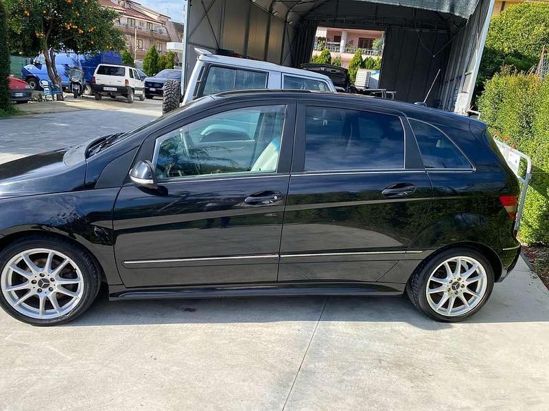 Usata Mercedes B180 Premium 109 CV (80 kW) 2010 Monovolume