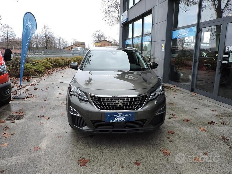 Usata Peugeot 3008 Business-Line 120 CV (88 kW) 2017 Grigio SUV