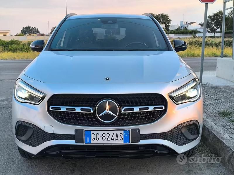 Usata Mercedes GLA200 150 CV (110 kW) 2021 Grigio SUV