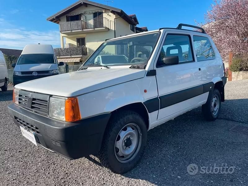 Usata Fiat Panda 4x4 Climbing 54 CV (39 kW) 2003 Bianco Utilitaria