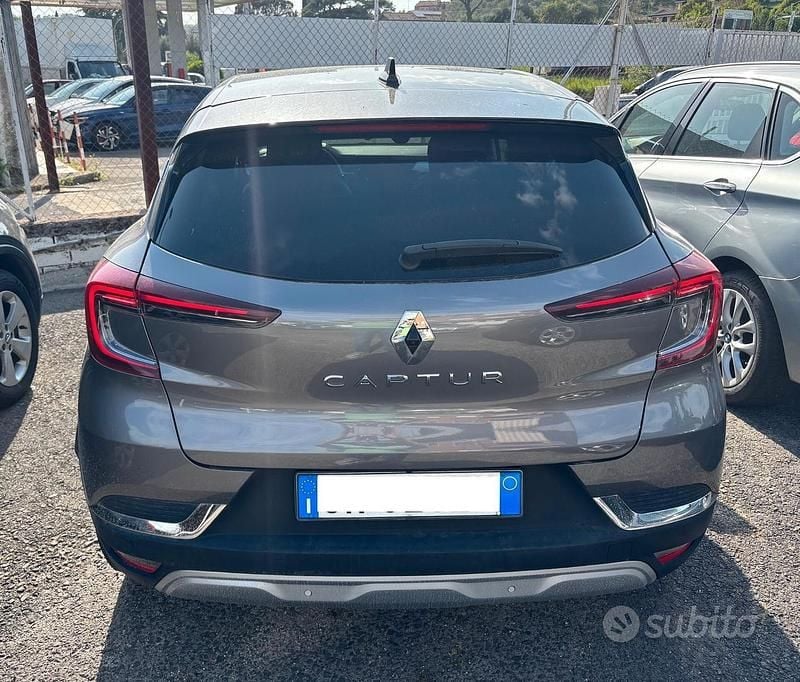 Usata Renault Captur Equilibre 90 CV (66 kW) 2023 Grigio SUV