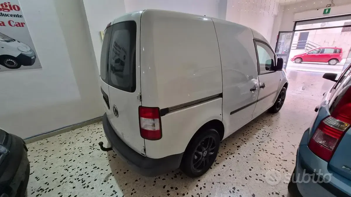 Usata VW Caddy 105 CV (77 kW) 2007 Bianco Monovolume