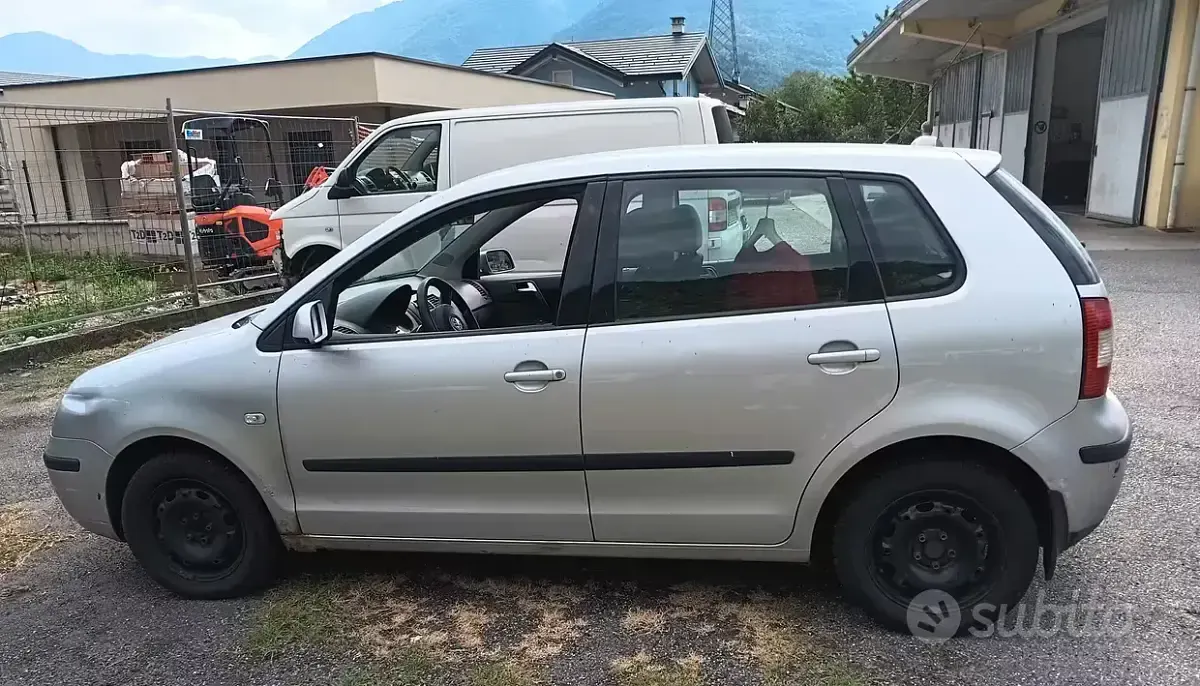 Usata VW Polo 75 CV (55 kW) 2002 Grigio Berlina