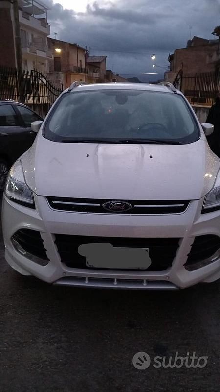 Bianco Usata 2014 Ford Kuga SUV | 11.700 € (Buon prezzo) - Immagine 1/4