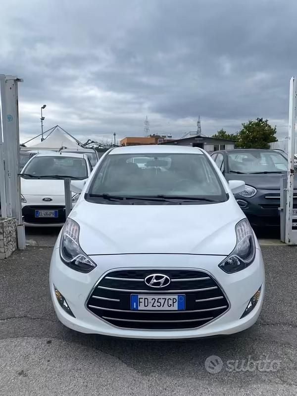 Usata Hyundai ix20 Xpossible 90 CV (66 kW) 2016 Bianco Utilitaria